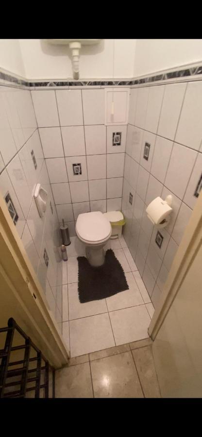 Oeguenc'S Apartment Сегед Екстериор снимка