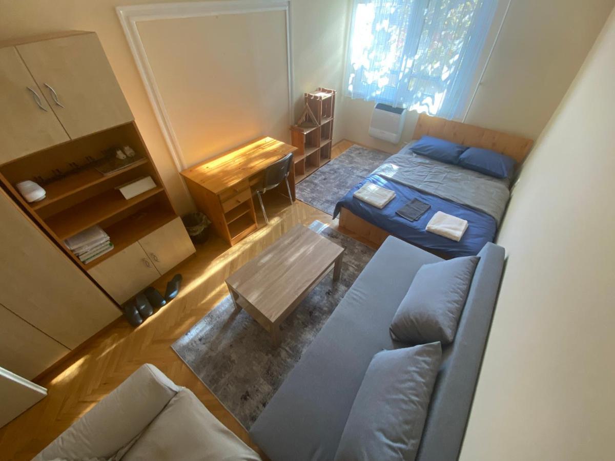 Oeguenc'S Apartment Сегед Екстериор снимка