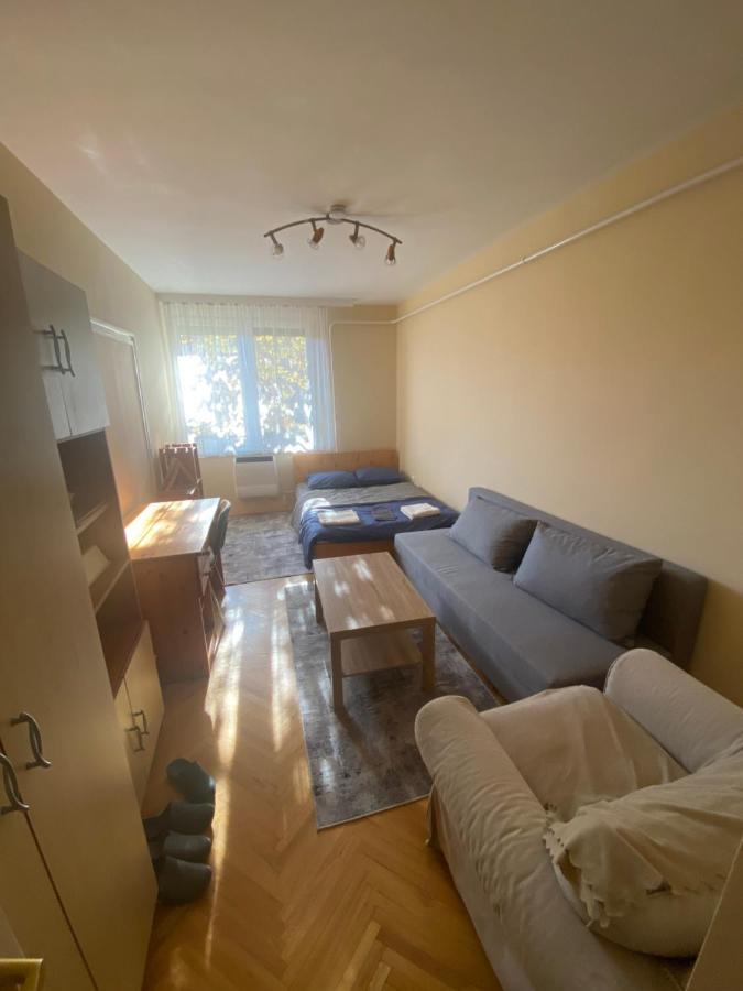 Oeguenc'S Apartment Сегед Екстериор снимка