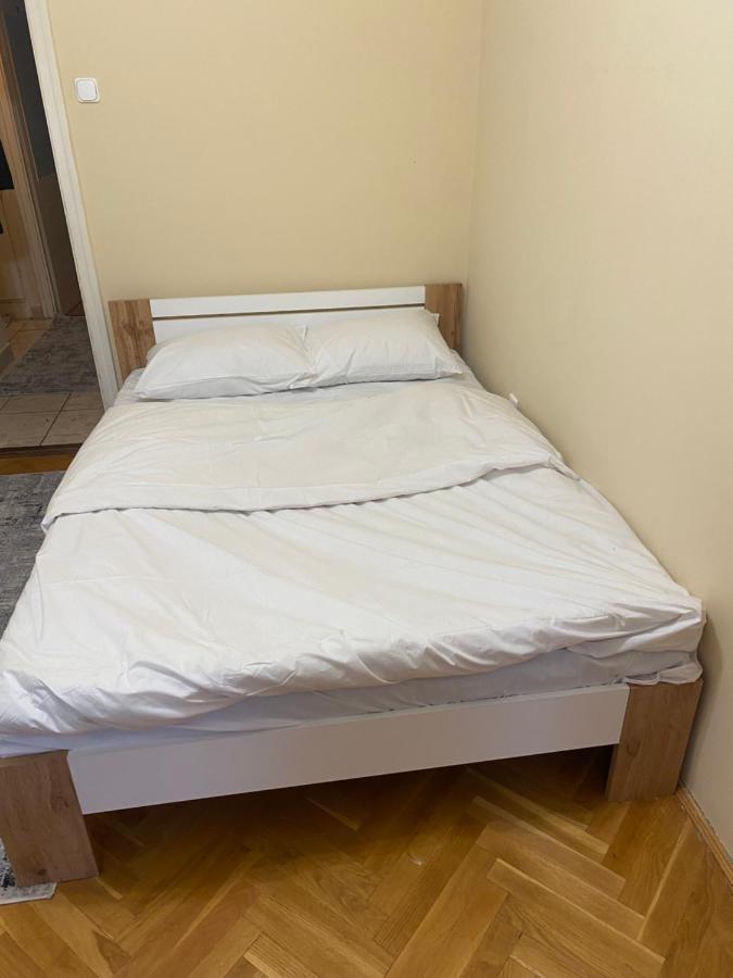 Oeguenc'S Apartment Сегед Екстериор снимка