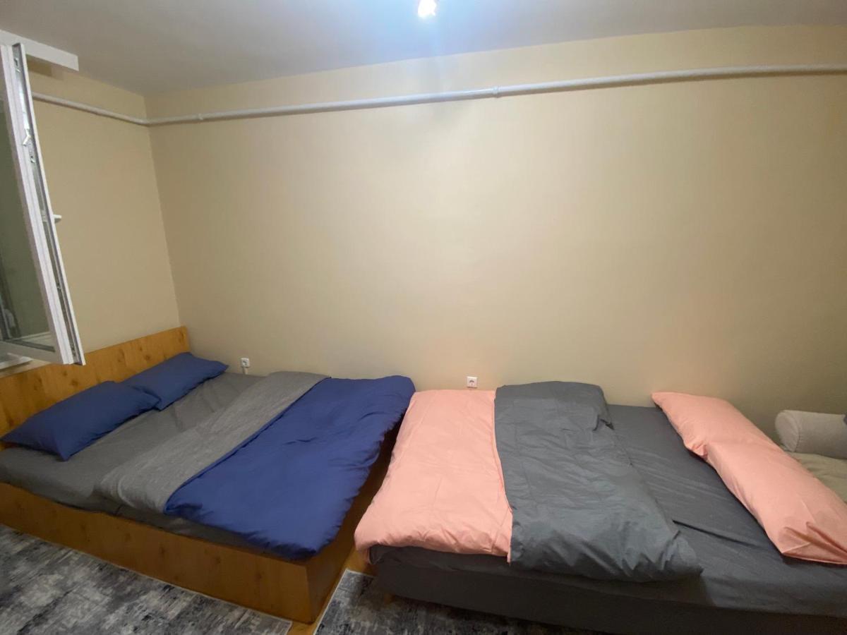 Oeguenc'S Apartment Сегед Екстериор снимка